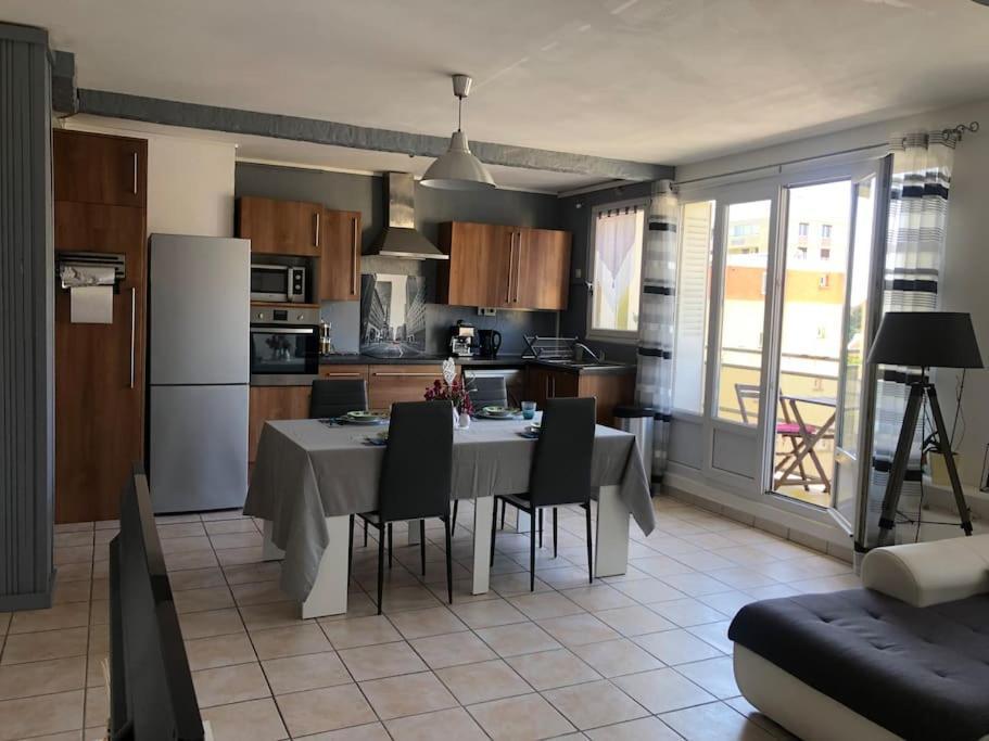 Appartement Balcon, Place De Parking, Centre Ville ヴァランス エクステリア 写真